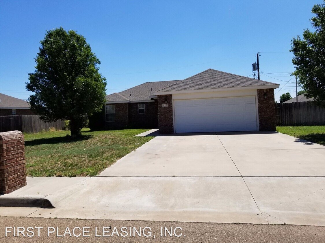 Foto principal - 3 br, 2 bath House - 525 La Salle Dr.