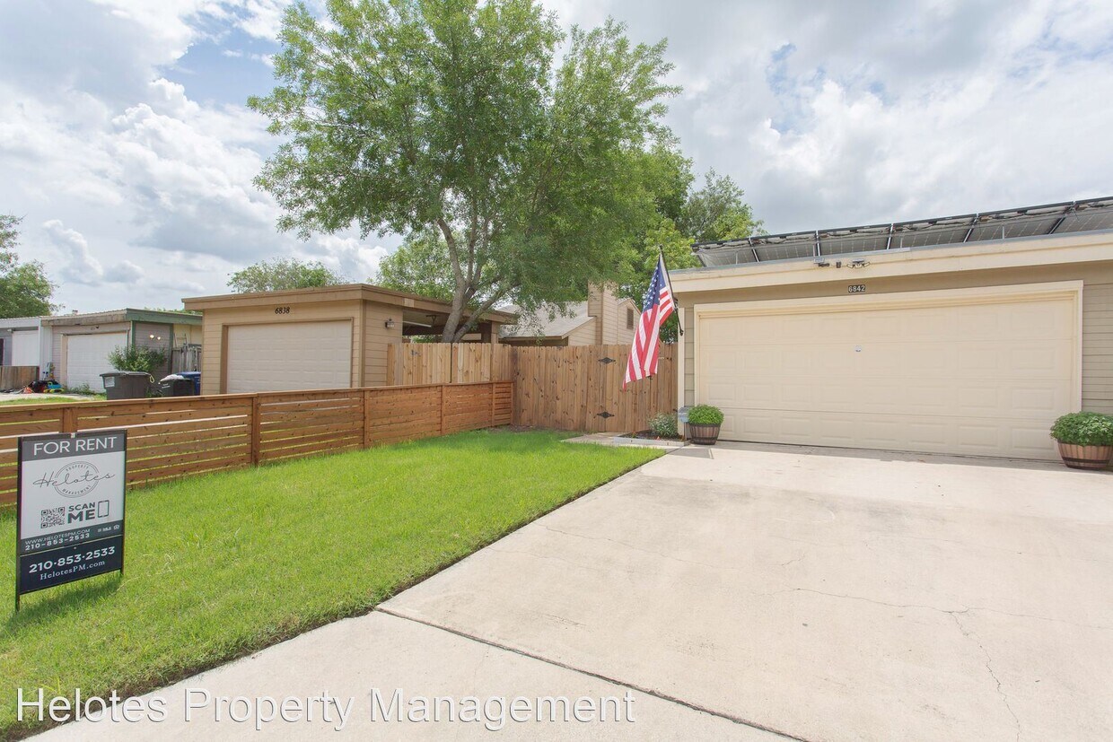Foto principal - 2 br, 1 bath House - 6842 Maple Springs St.