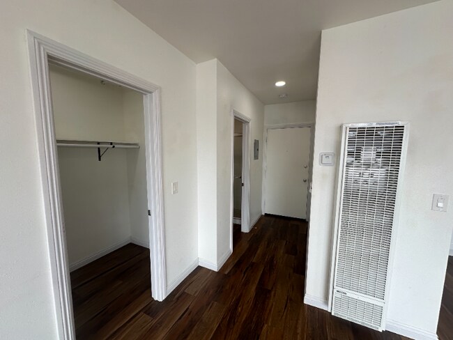 Foto del edificio - 2033 E 4th St