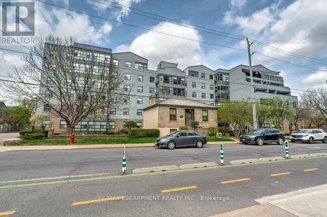 Photo du bâtiment - 175 Hunter St E