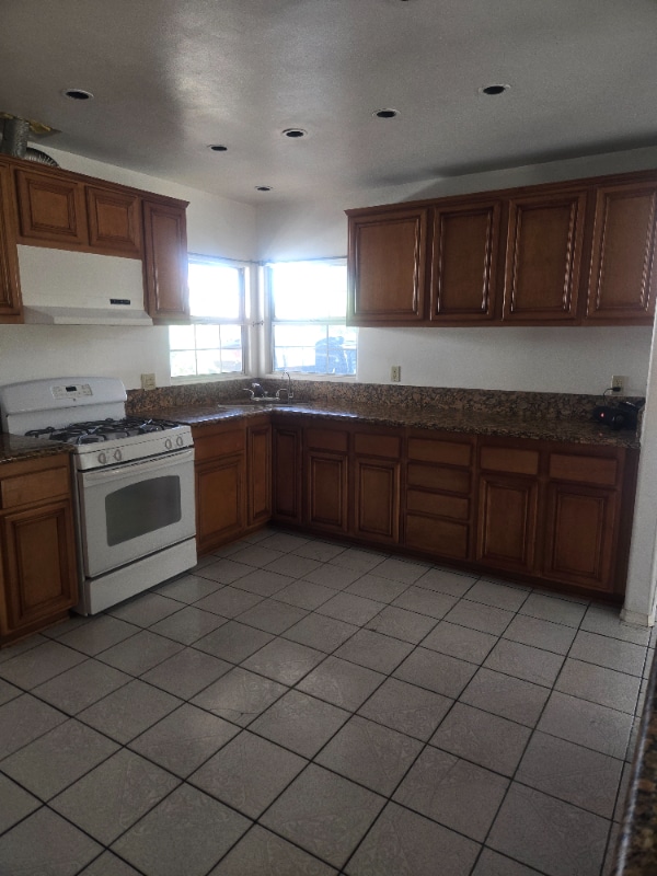 Foto del edificio - 2705 E 111th St