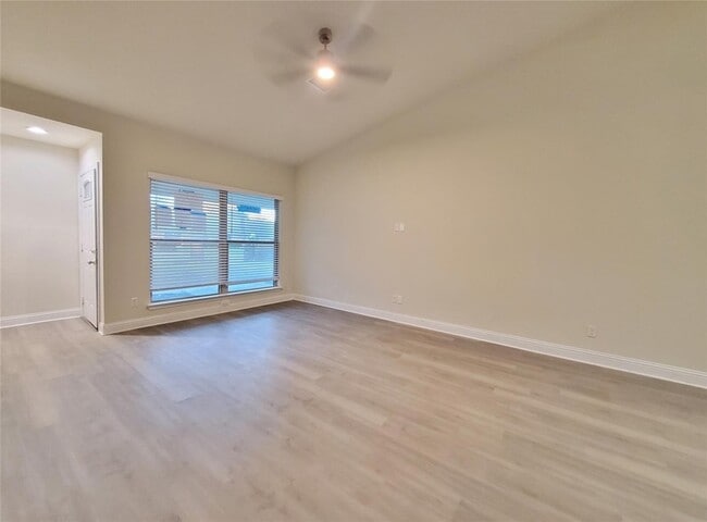 Building Photo - 13606 Flagstone Ln
