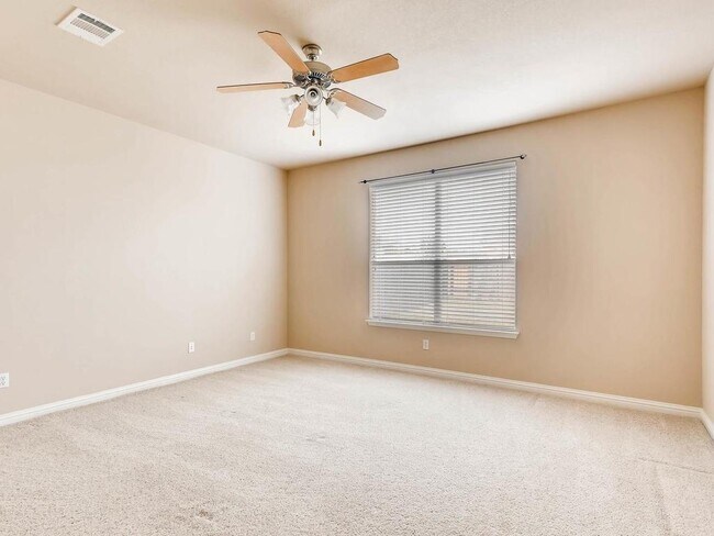 Foto del edificio - 857 Dark Horse Ln