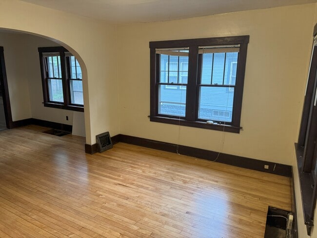 Building Photo - 1032 2nd Ave