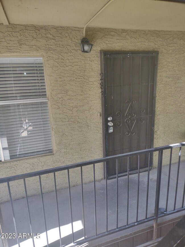 Building Photo - 461 W Holmes Ave
