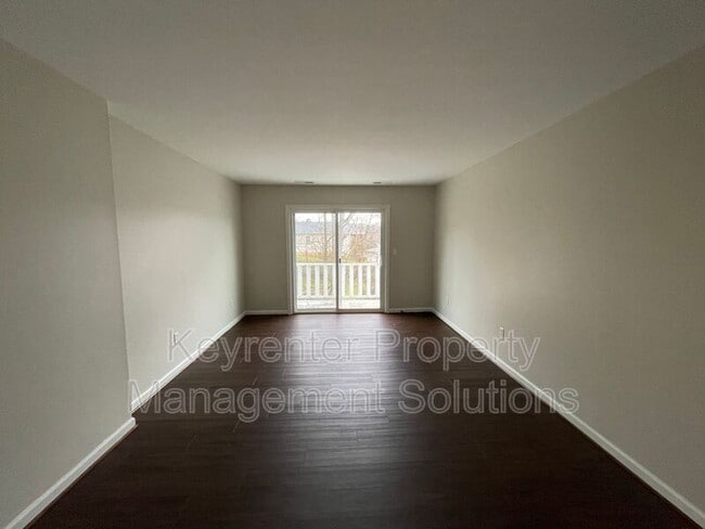 Building Photo - 1614 Plunkett St