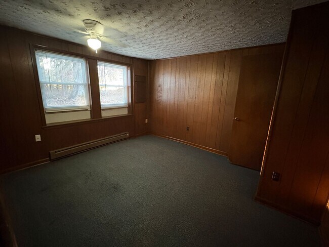 Foto del edificio - Basement apartment close to 29 inbetween Rustburg and Evington