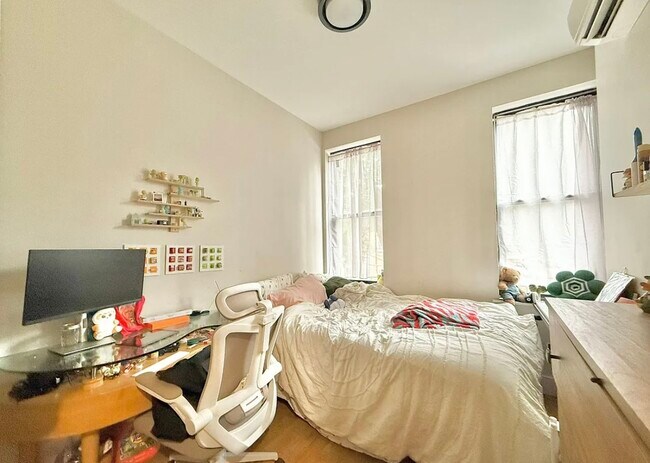 Foto del edificio - 506 Onderdonk Ave