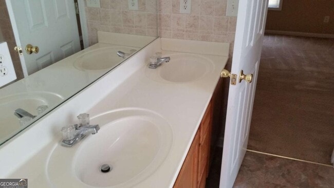 Foto del edificio - 5511 Walnut Ln