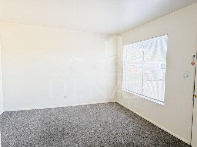 Building Photo - 1211 W Apache Trail