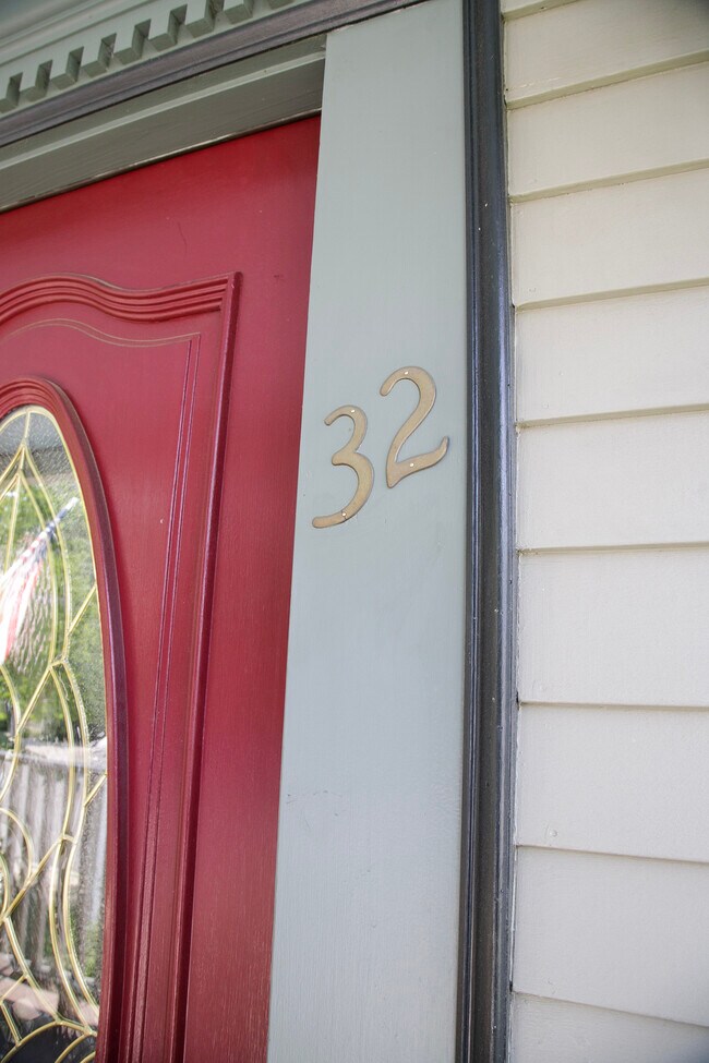 Building Photo - 32 Sagamore St