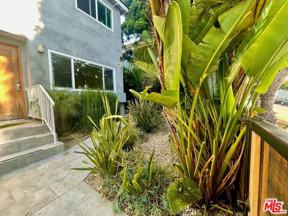 Foto principal - 635 Westminster Ave