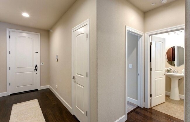 Building Photo - 4628 Kinsley St