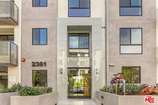 Foto del edificio - 2361 Fox Hills Dr
