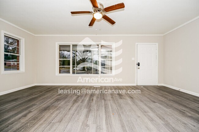 Foto del edificio - 1103 Cypress Dr