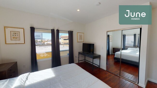 Foto del edificio - ROOM ONLY in 10-bed/9.0-bath Home