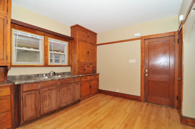Building Photo - 3309 N 44th St