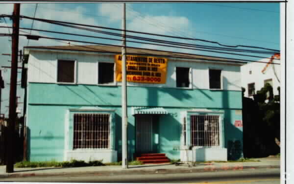 Building Photo - 1725 E 10th St