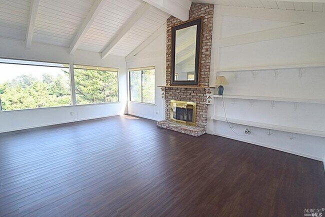 Foto del edificio - 303 Trestle Glen Blvd