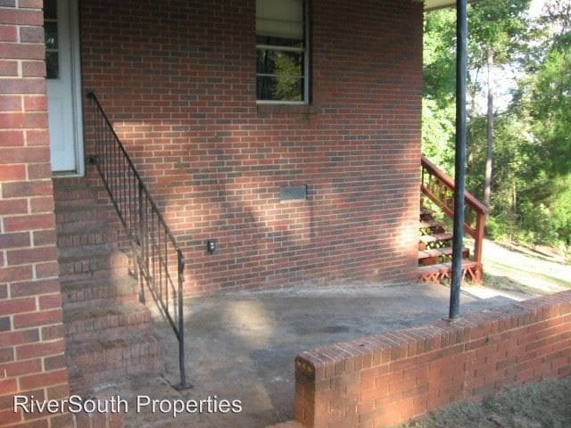 Building Photo - 3 br, 2 bath House - 1808 Seale Rd S