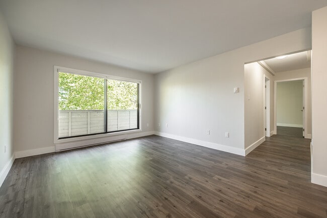 Building Photo - Brentwood Tower Apartments