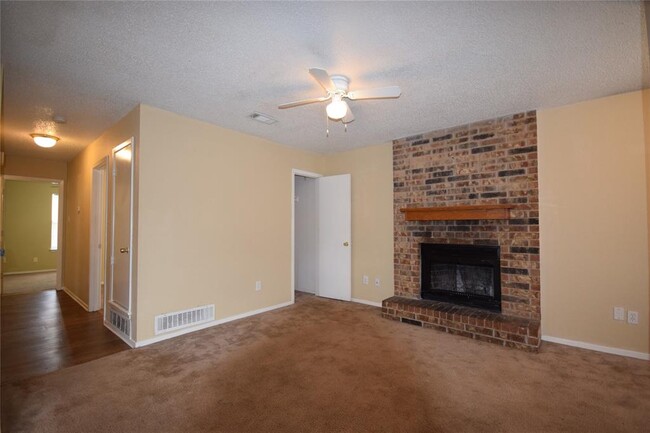 Building Photo - 6401 Basswood Dr