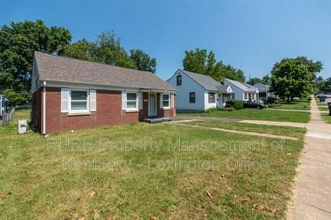 Photo - 817 Marcellus Drive House