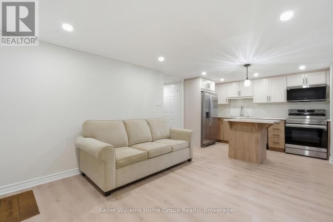 Building Photo - 33 Milson Crescent