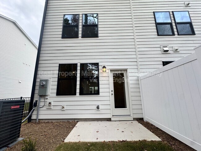 Foto del edificio - 1507 Crescent Townes Wy