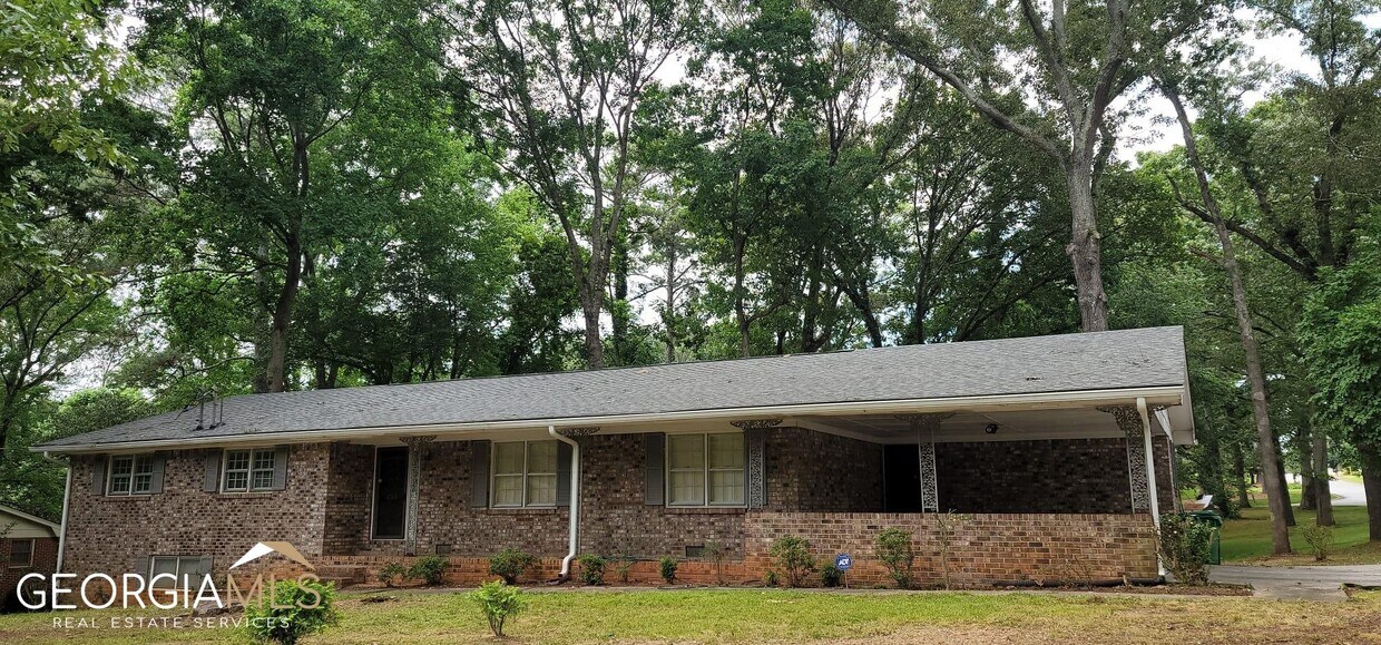 5346 Omalley Ln, Stone Mountain, GA 30088 House Rental in Stone