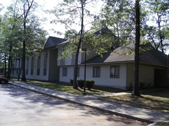 Primary Photo - 2250 Valley St