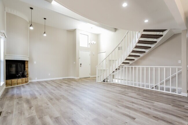 Foto del edificio - 13881 E Radcliff Pl