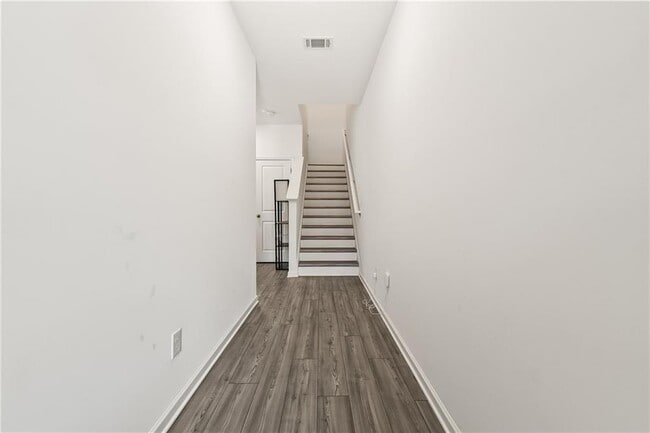 Foto del edificio - 892 Edwin Ln