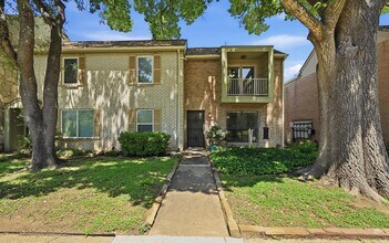 Building Photo - 9009 N Plaza