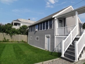 Building Photo - 155 Bayview St