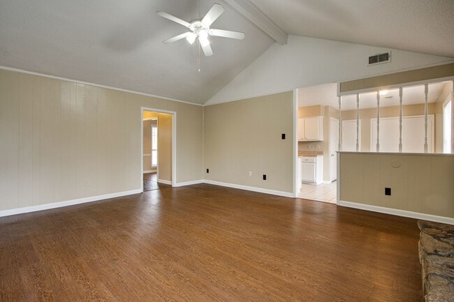 Building Photo - 5635 Crievewood Dr