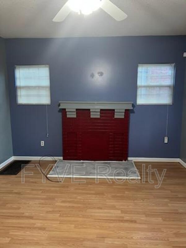 Building Photo - 2327 Woodbine Ave