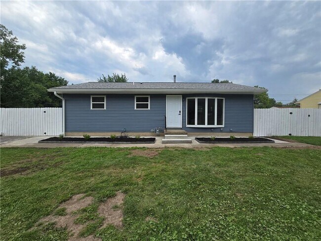 Building Photo - 351 Hollybrook Rd