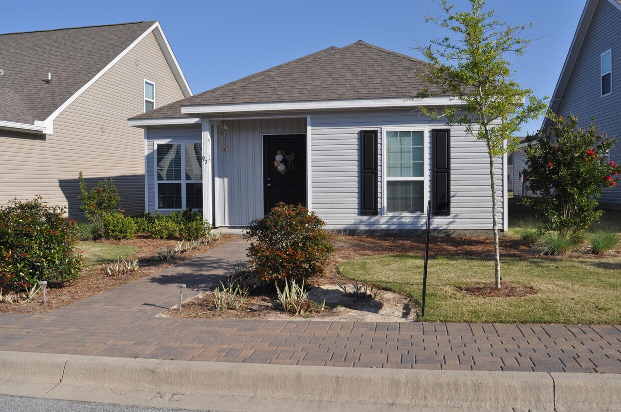 97 Nelly St, Freeport, FL 32439 House Rental in Freeport, FL