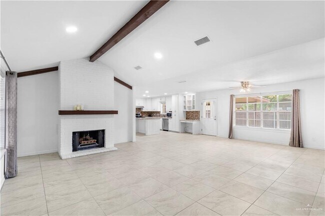 Building Photo - 1103 Ash Dr
