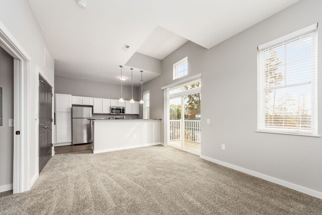Interior Photo - Powell Crossing