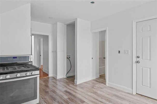 Building Photo - 123 Radcliffe Ave