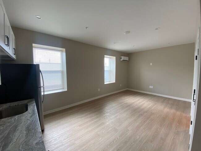 Studio - 2105 Eastern Ave