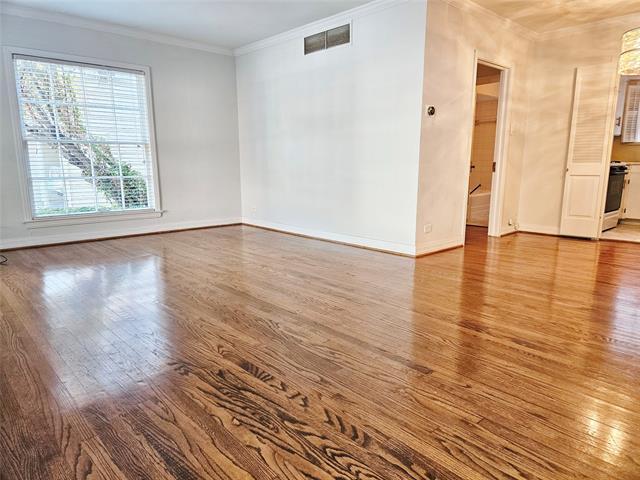 Foto del edificio - 6904 Westchester Dr