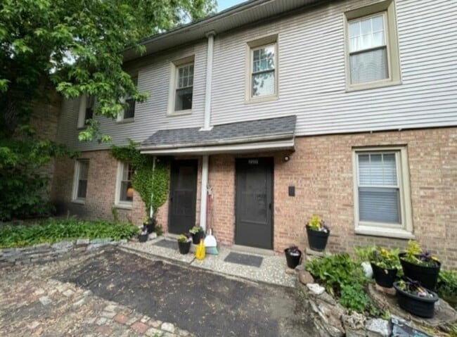 Building Photo - 2217 N Cleveland Ave
