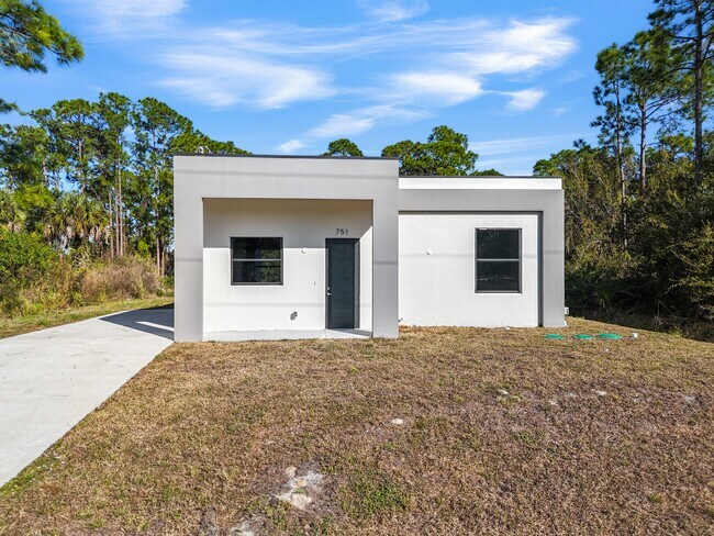 Foto del edificio - 751 Clancy St E