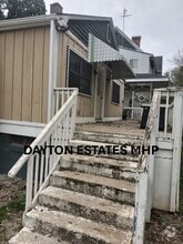 Building Photo - 2329 Troy St