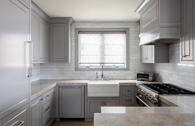 Foto del edificio - 308 1/2 Fernleaf Avenue, Newport Beach, CA...