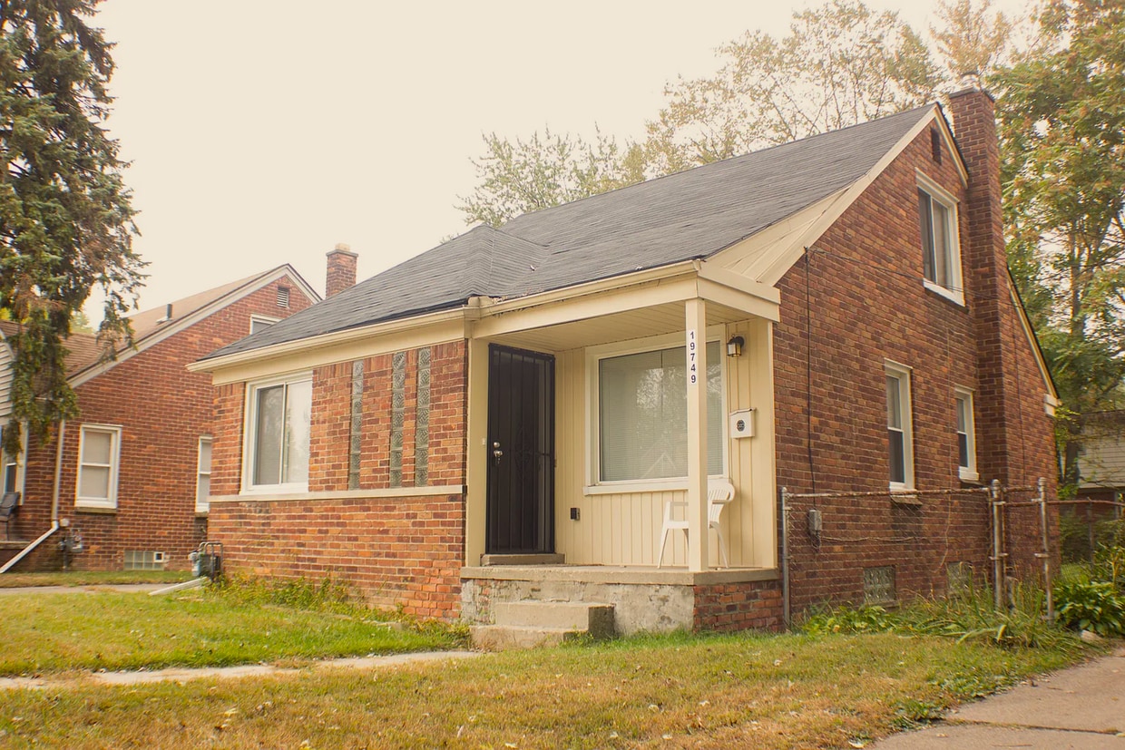 Primary Photo - 19749 Patton St