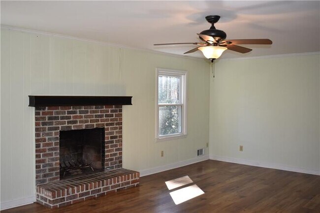 Building Photo - 320 Shady Grove Ln
